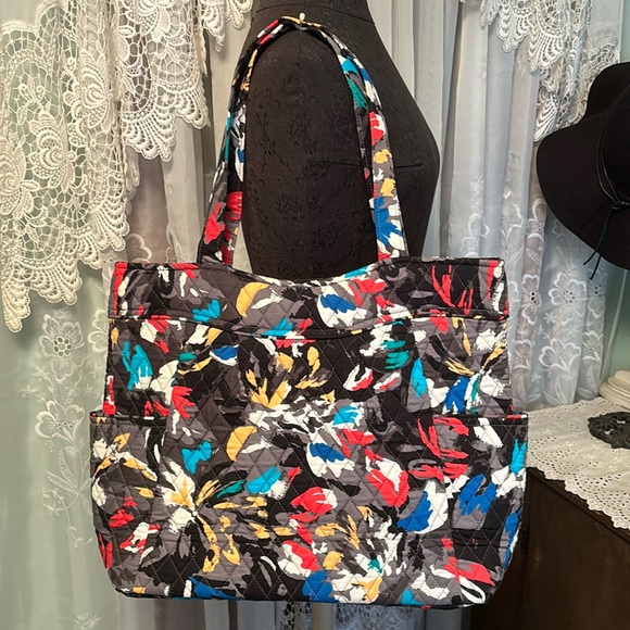 Vera Bradley Handbags - Vera Bradley Splash Floral Zippered Shoulder Bag Pocket  Purse
